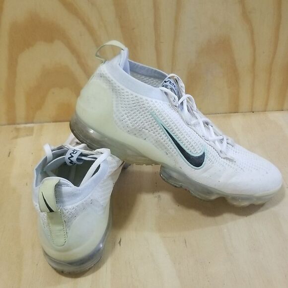 Nike Air VaporMax Flyknit 2021 Mens Size 11 1/2 DQ7758-100 - Picture 6 of 8